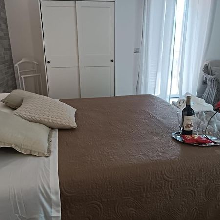 Casa Rosamari - Su Lago Di Posta Fibreno, Appartamento Con Camino Екстер'єр фото